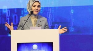 Bakan Göktaş Duyurdu: Dijital Medya ve Oyun Platformlarına Yasal Düzenleme Geliyor