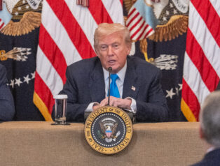 Trump’tan İran’ın Hürmüz Kararına Sert Tepki: “Bize Şantaj Yapamazlar”