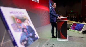 Bakan Kurum’dan Özgür Özel’e Sert Tepki: “11 İle Bir Çivi Çakmayan Genel Başkan Olarak Tarihe Geçeceksiniz”