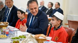 Yalova Valisi Dr. Ahmet Hamdi Usta ve İlyas Yılmaztürk Gençlerle Buluştu