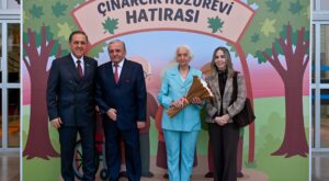 Vali Usta ve Eşi Huzurevinde İftarda