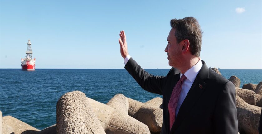 Bakan Bayraktar Somali’de Tarihi Adımı Duyurdu: Türk Sondaj Filosu İçin Yeni Dönem Başlıyor