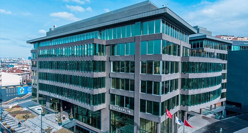 Üsküdar Belediyesi’ndeki Rüşvet Soruşturmasında Yeni Gözaltılar: Şüpheli Sayısı 22’ye Yükseldi