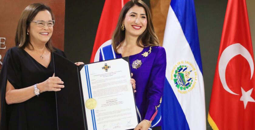Büyükelçi Gül Büyükerşen’e El Salvador’dan En Yüksek Devlet Nişanı