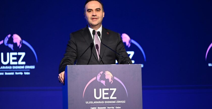 15. Uluslararası Ekonomi Zirvesi: Sanayi ve Teknoloji Bakanı Kacır’dan “Milli Teknoloji” Vurgusu