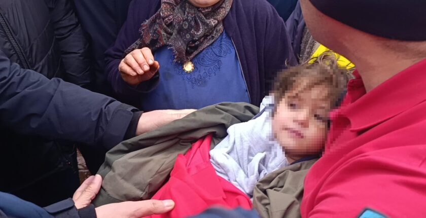 Yozgat’ta Kaybolan 3 Yaşındaki Çocuk 2 Kilometre Mesafede Sağ Salim Bulundu