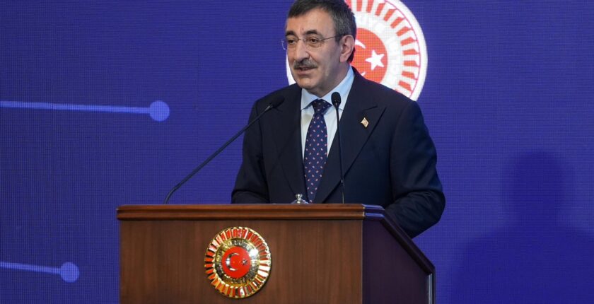 Cumhurbaşkanı Yardımcısı Cevdet Yılmaz’dan Ara Seçim Tebriği