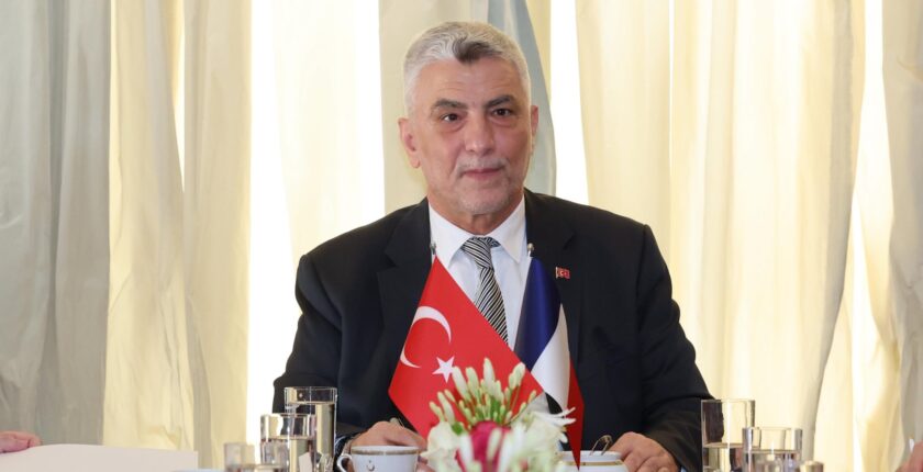 Ticaret Bakanı Ömer Bolat Fransa’da Şirket Temsilcileri İle Yuvarlak Masa Toplantısı Gerçekleştirdi