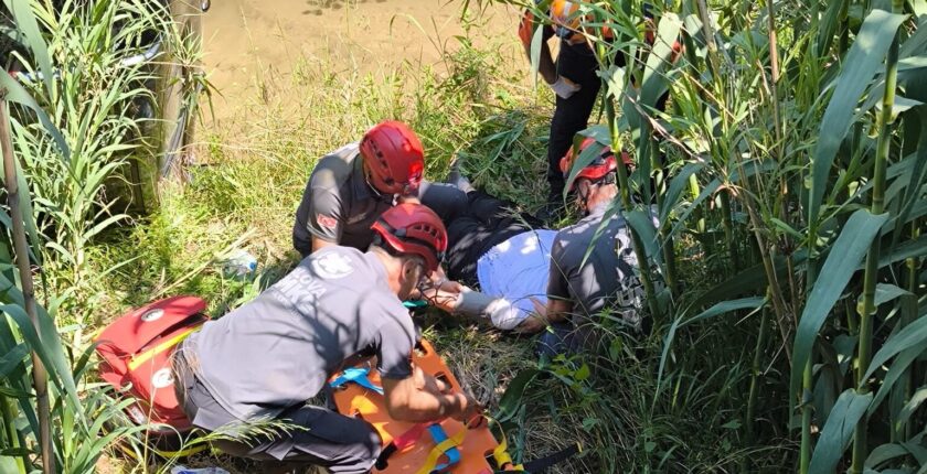 Yalova’da Dereye Uçan Sürücü İçin Ekipler Seferber Oldu