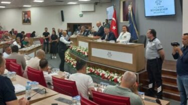 Aydın Büyükşehir Meclisi’nde 1,5 Milyarlık Kredi Tartışması: “Pavyon” Sözü Gerginlik Yarattı